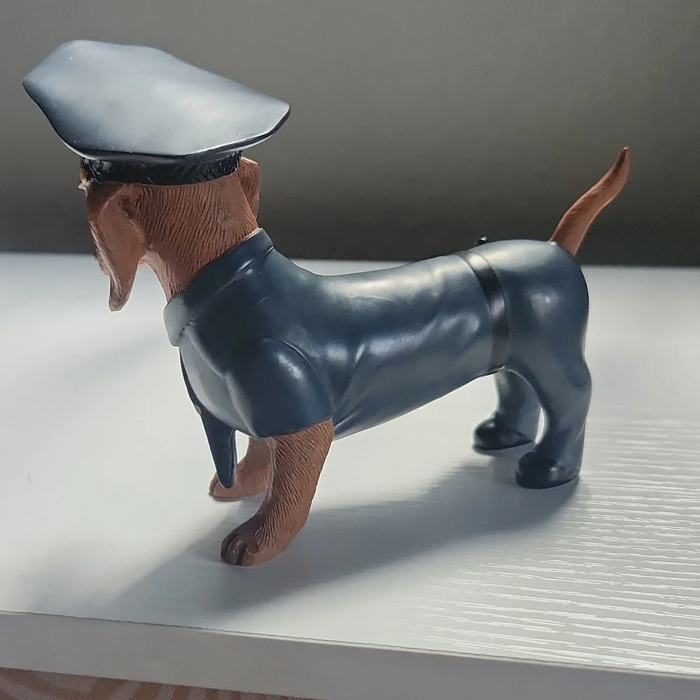 Hamilton Collection "Paw and Order" figure - Picture 2 of 6